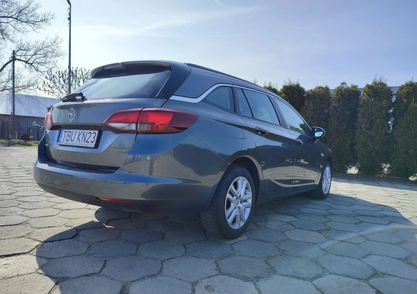 Opel Astra cena 31500 przebieg: 231000, rok produkcji 2017 z Pińczów małe 22